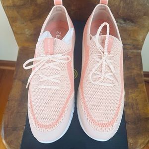 Cole Haan zerogrand Beyond Oxford. Color-peach whip.